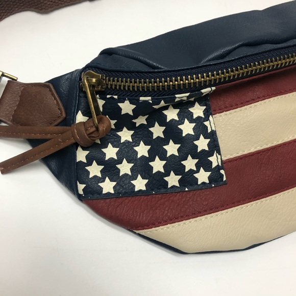 Mossimo flag fanny pack. - Picture 2 of 5